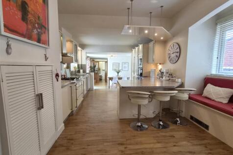 BREAKFAST-KITCHEN