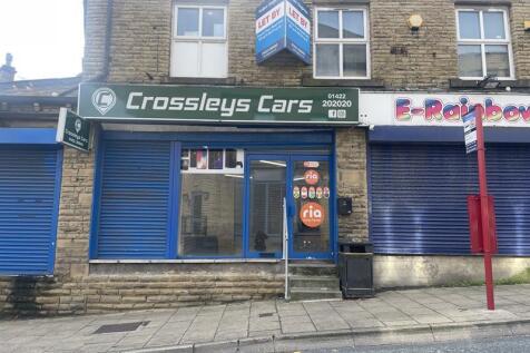 Retail Property (high street) to rent in elland