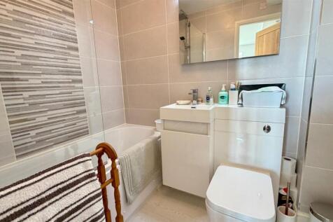 TILED 3 PIECE BATHROOM