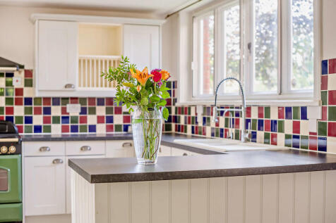 8659306-interior1...