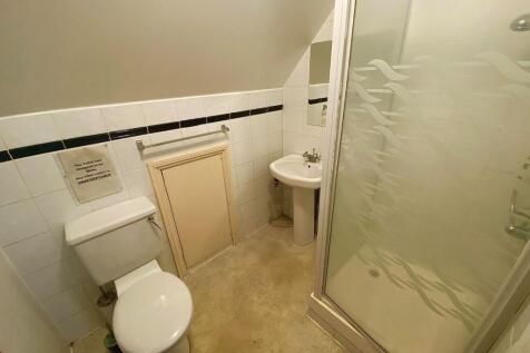 Shared Shower Room 2