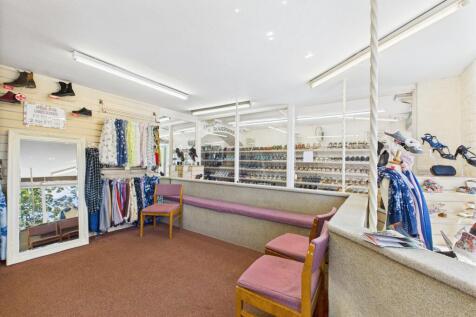 CAM04201G0-PR0094-STILL017