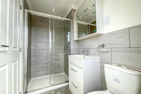 Plot 3 Green Crize - Ensuite (2)