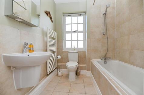 Bathroom.JPG