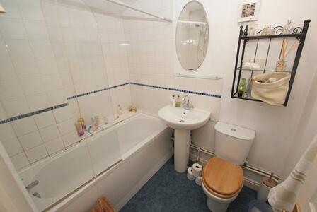 107 PEMBROKE ROAD F4