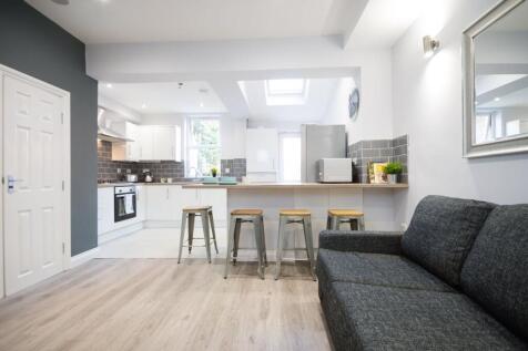 Open Plan Kitchen and Lounge