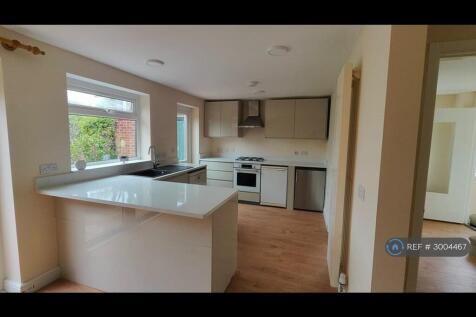Gables Avenue, Borehamwood, WD6 photo 3