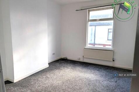 Carlton, Barnsley, S71 photo 3