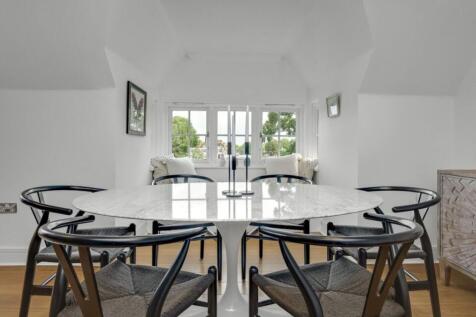 Bridge Road, East Molesey KT8 photo 4
