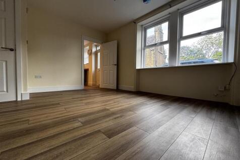 Station Road, Holmfirth HD9 photo 5