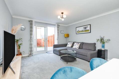 Belfry Square, Beggarwood, Basingstoke, Hampshire, RG22 photo 3