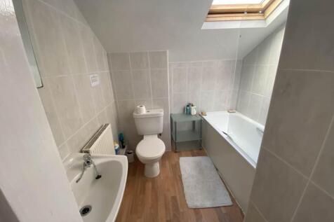 Room 5&amp;6 Bathroom