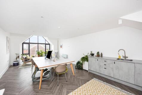 Bolney Grange Business Park, Stairbridge Court, 
