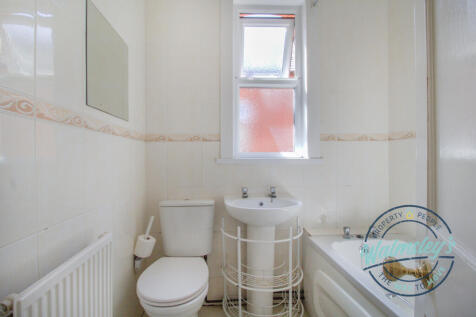 1st floor bathroom