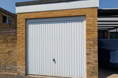 TANDEM GARAGE