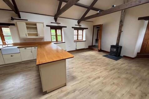 kitchen 2.jpg