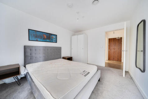 1372133-6-68fa03d...