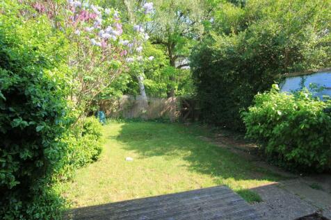 Holly Copse, Stevenage, Hertfordshire, SG1 1QT photo 4