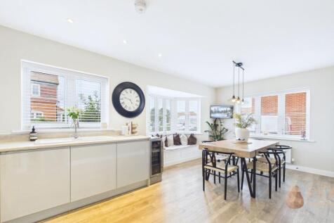 Open Plan Kitchen / Dining Room