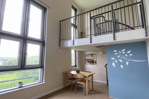 Living &amp; Mezzanine