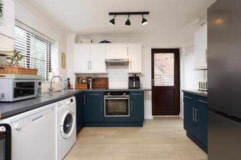 7 Niebull Close 6.JPG