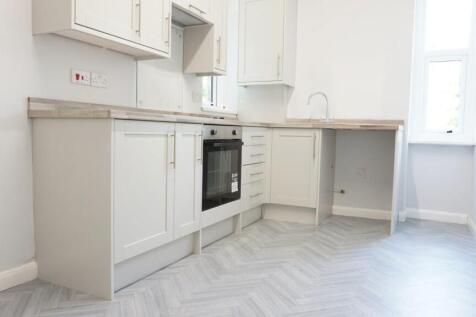 Flat 12, Dykes House, Cliff Road, Hessle photo 4