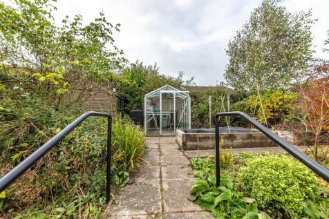 2 Waverley Gardens Darnick 47.JPG