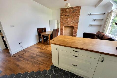 Burnage Hall Road, Manchester, Greater Manchester, M19 photo 5