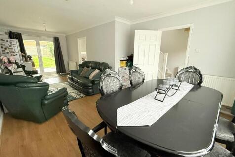 Lounge / Dining Room