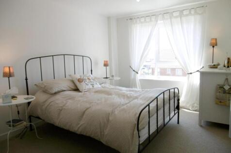 Bedroom 1 (Main)