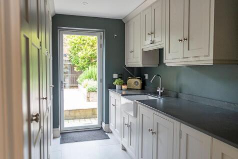 Elegant Utility room