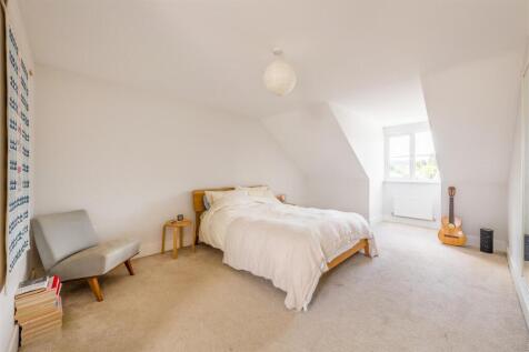 7 Chatfield Close-23.jpg