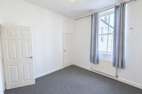 Flat 2 2 Wyndham Place photo 3