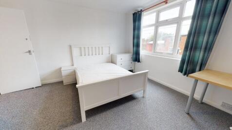 Manor Drive, Hyde Park, Leeds photo 4