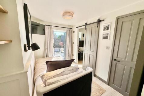 PHOTO-2025-04-07-20-10-49 (14).jpg