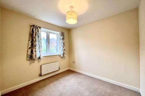 Dakota Drive, Calne photo 4