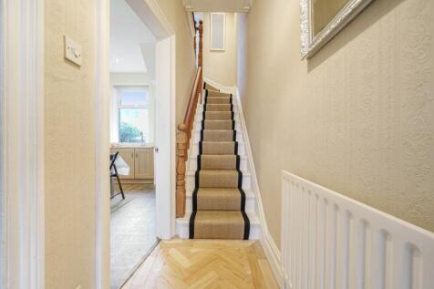 EweMove Harrogate Entrance Hall