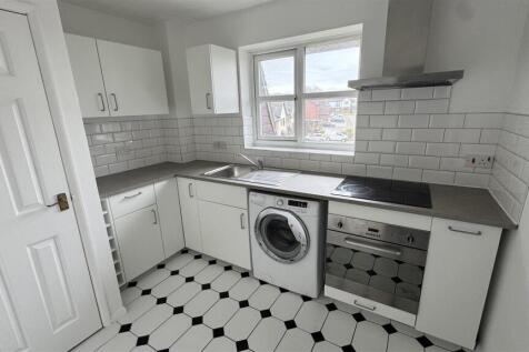 Hillwood Grove, Wickford photo 4