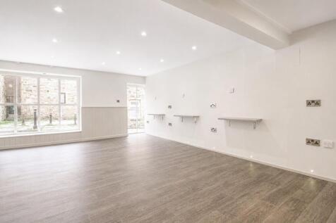 Retail Property (high street) to rent Image 3