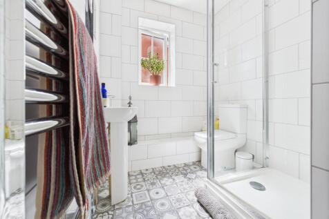 CAM04922G0-PR0028-STILL024