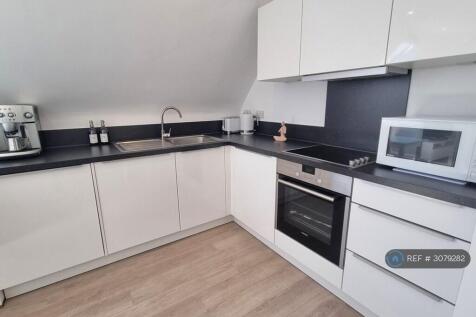 Metropolitan House, Ruislip, HA4 photo 3