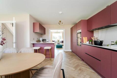 An open plan kitchen and dining area if perfect for entertaining