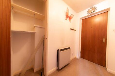 Hallway &amp; storage space