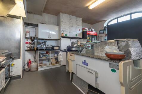 18 - 64 Huddersfield Road HX5 9AA.jpg