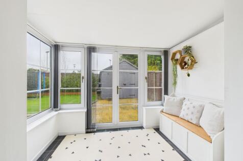 11. CAM04922G0-PR0087-STILL013