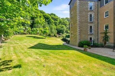 24_19 rosebank gardens, largs  (23).jpg