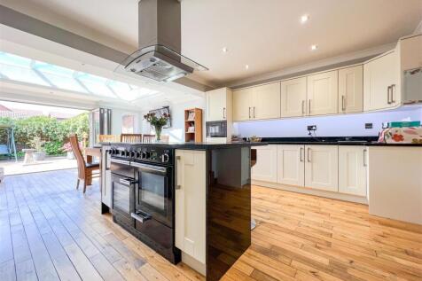 Kitchen / Dining /Living