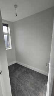 5 Crescent West, Cleveleys. FY5 1AB photo 4