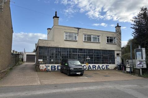 Ebdens Exterior.jpg