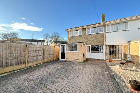 Camberley, GU17 - property photo